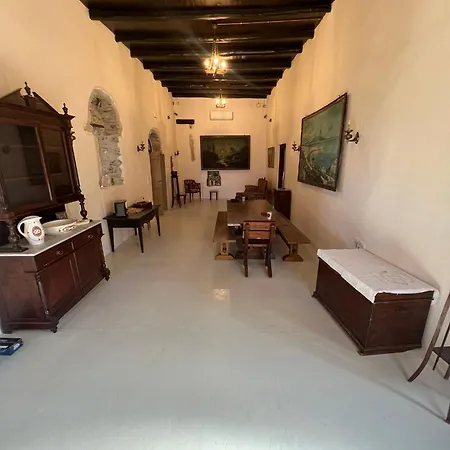 Apartman Katharsis - 15th C Venetian Palace - Naxos Old Town Iii *