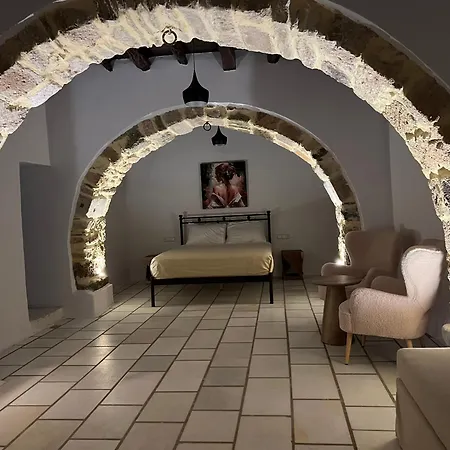 Katharsis Palace 15th Century Art At Naxos Old Town Iii アパート