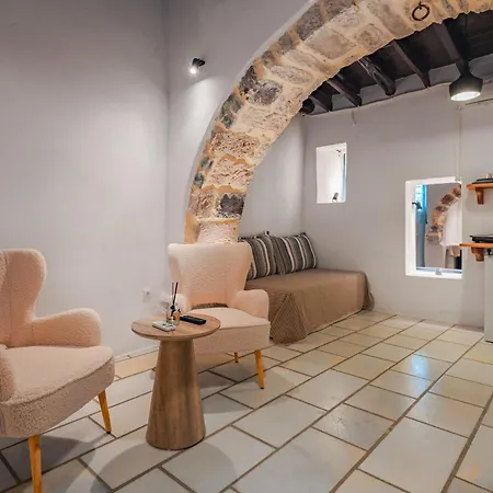 Katharsis Palace 15th Century Art At Naxos Old Town Iii アパート *